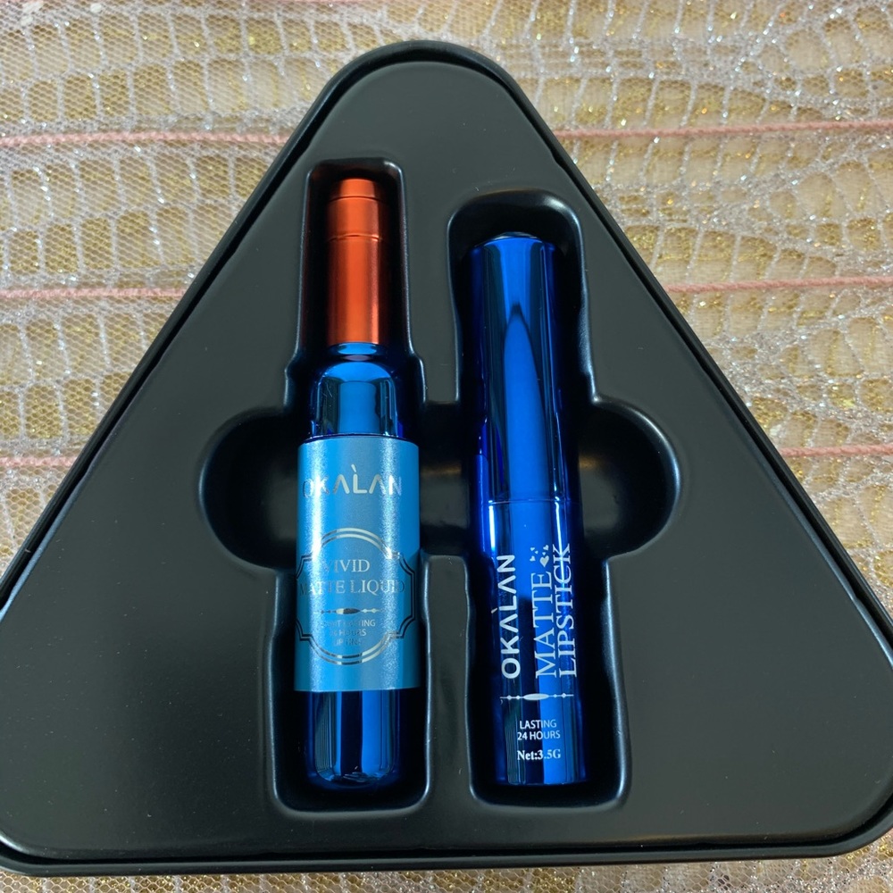 Lipstick - Picture 6 of 6